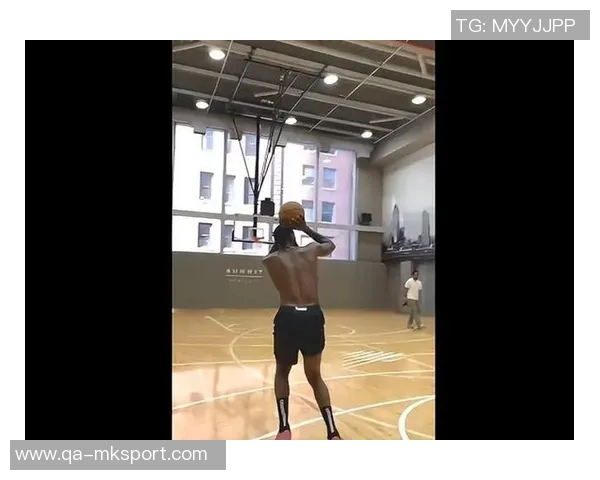 老詹的自律精神训练师布里克利揭秘提前两小时到场的秘密 老詹的自律精神训练师布里克利揭秘提前两小时到场的秘密