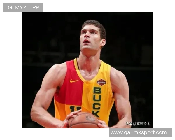 克尼佩尔半场表现亮眼9投5中贡献12分2板4助攻三分球命中率高达50