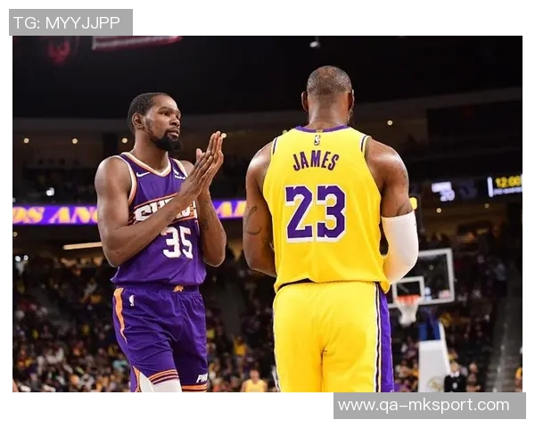 杜兰特赞詹姆斯全明星专注力不投半场三分不用左手上篮